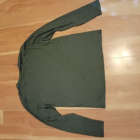 Old Navy Longsleeve - Picture 2 of 3